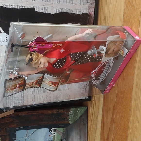 *Hilary Duff Barbie - Picture 5 of 10